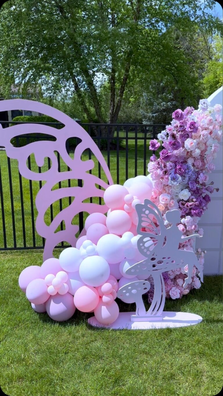 Instagram post from friendfurrever. This post is in position 17.