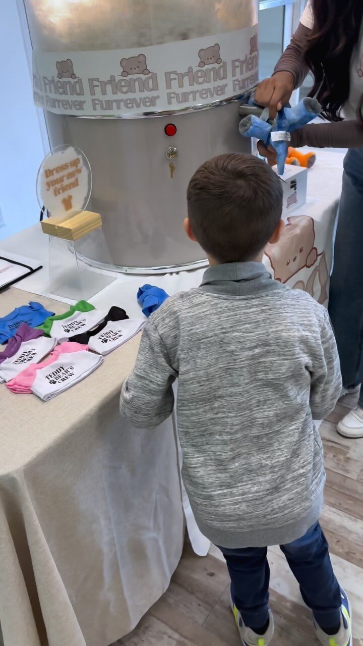 Instagram post from friendfurrever. This post is in position 7.